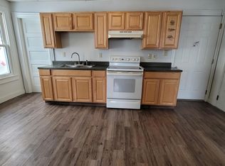 9 Garnett Ave APT 1, Lewiston, ME 04240