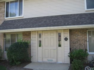 1735 Robin Ln APT B, Hoffman Estates, IL 60169