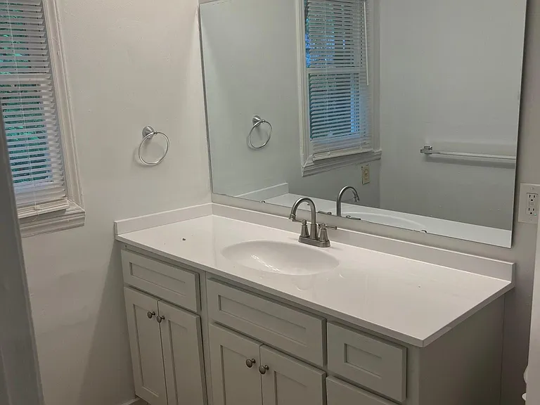1342 Essex Ave #A — Photo 8
