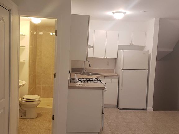 4th image of 372 Sand Ln Floor 1