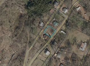 610 Hickory Dr, Startex, SC 29377