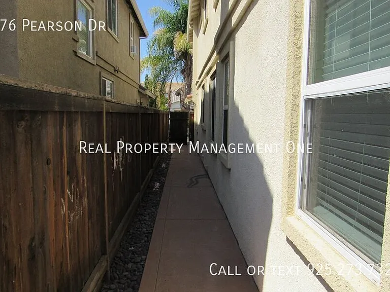576 Pearson Dr — Photo 32