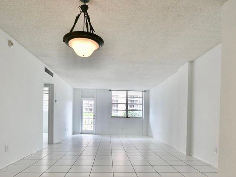 1st image of 90 Edgewater Dr APT 316