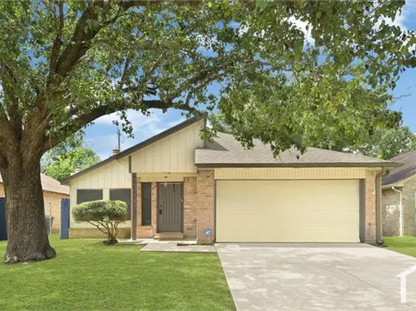 8111 Furlong Ln, Houston, TX 77071