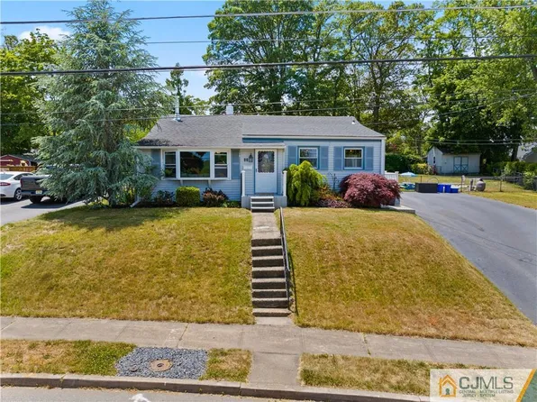 11 Hillside Ave, Jamesburg, NJ 08831
