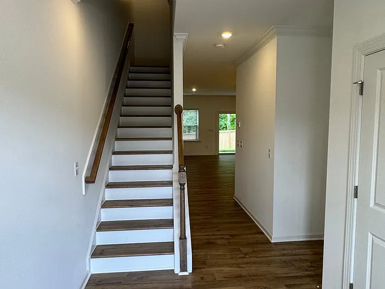 8815 Malmesbury Ln — Photo 4
