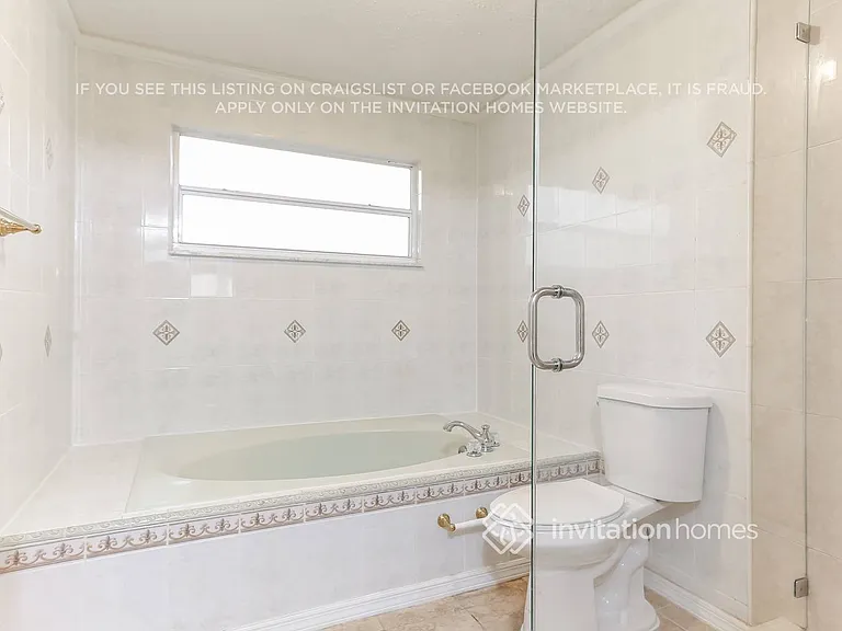 631 Royal Palm Way — Photo 18