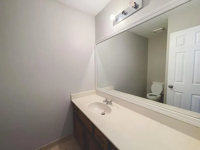 2021 Hunters Cove Dr — Photo 8