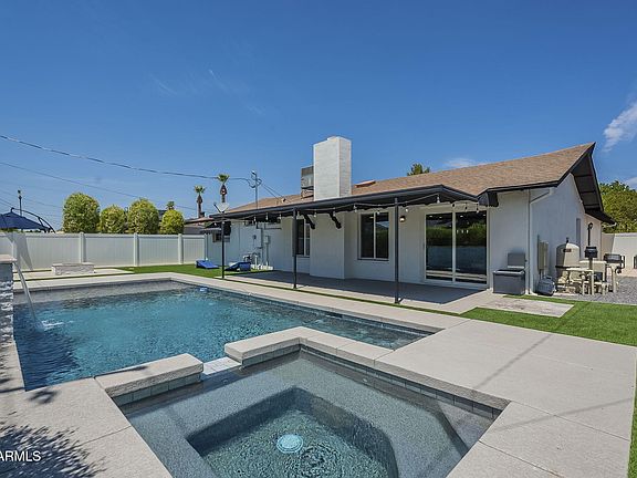 4th image of 8613 E MONTEBELLO Avenue