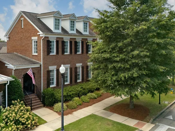 626 Preserve Pkwy, Hoover, AL 35226