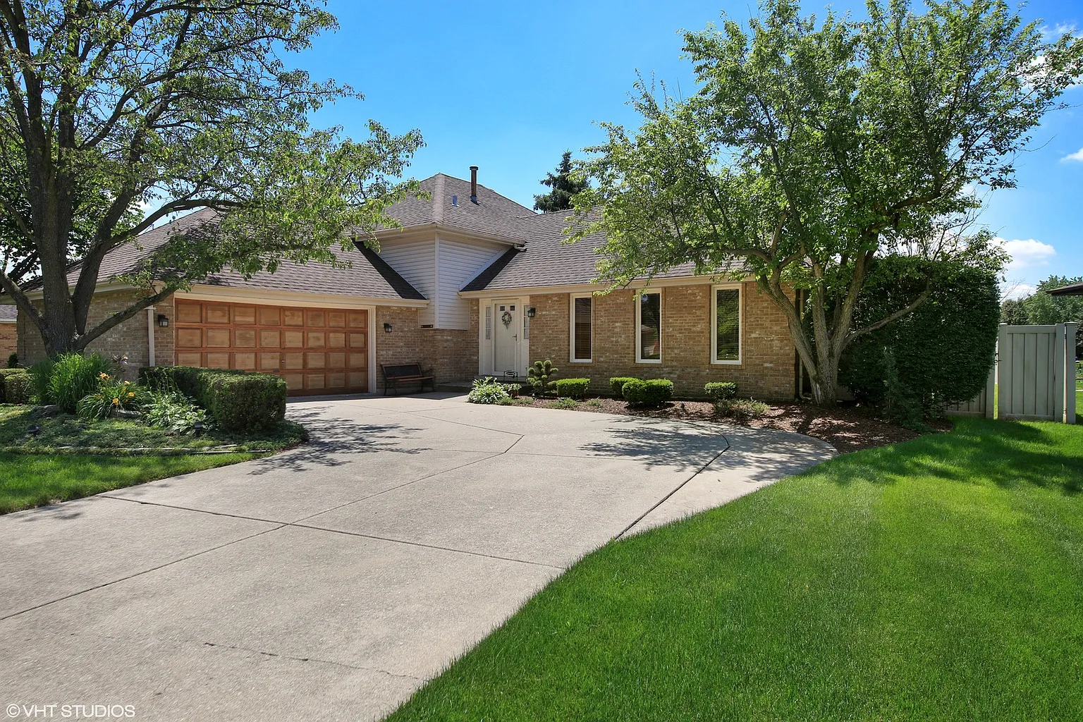 10909 Chaucer Dr photo 1