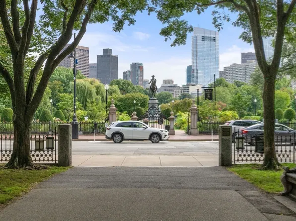 2 Commonwealth Ave APT 8G, Boston, MA 02116