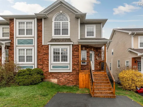 27 Fleetview Dr, Halifax, NS B3M 4W1