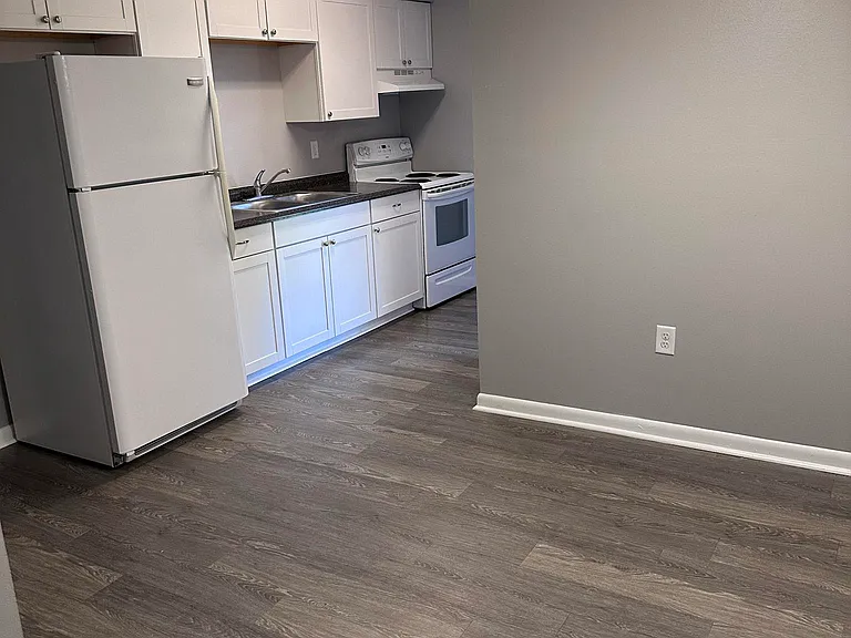 109 Stadium Rd #9 — Photo 10