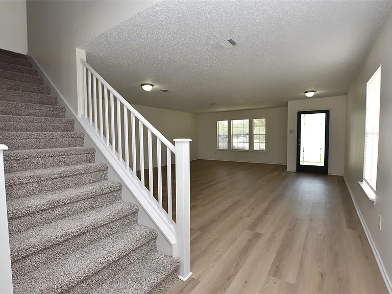 17701 Dansworth Dr — Photo 16