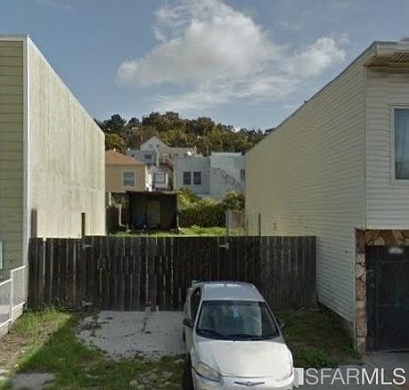 2nd image of 1382 Revere Ave