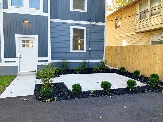 5 bed, 3.5 bath, 3885 sqft, $3,150 — Photo 4