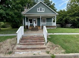 115 S 27th St, Parsons, KS 67357