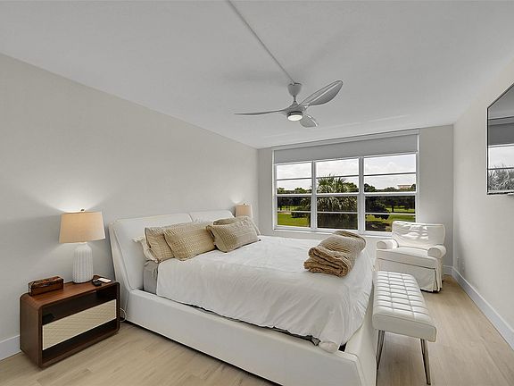 4th image of 555 Oaks Lane #311