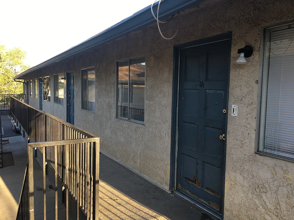 200 Lincoln Ave