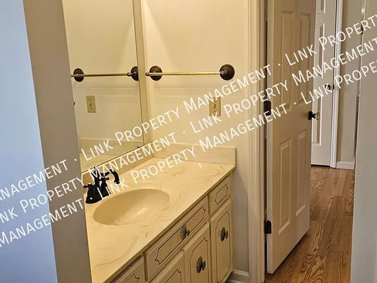 9328 Berkshire Cir — Photo 16