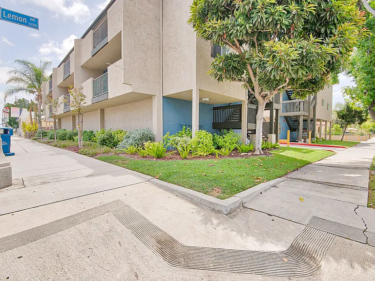 Lemon Ave Apts — Photo 1