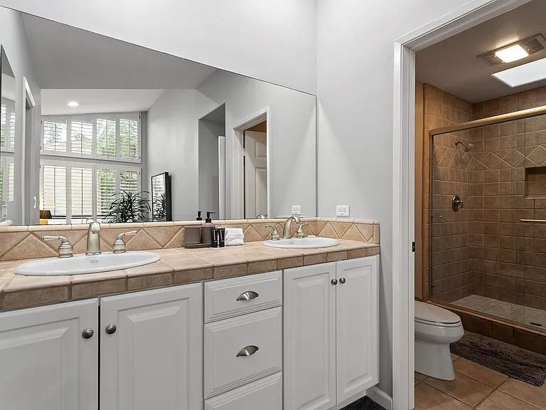 579 S Sierra Ave #18 — Photo 18