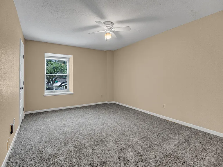 1659 W Sam Houston Pkwy S — Photo 28