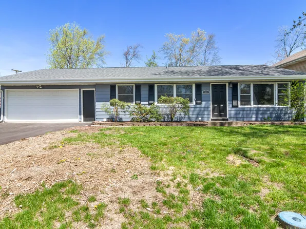 381 Raritan Dr, Valparaiso, IN 46385