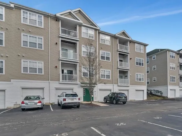 90 Mill St APT 202, Woonsocket, RI 02895