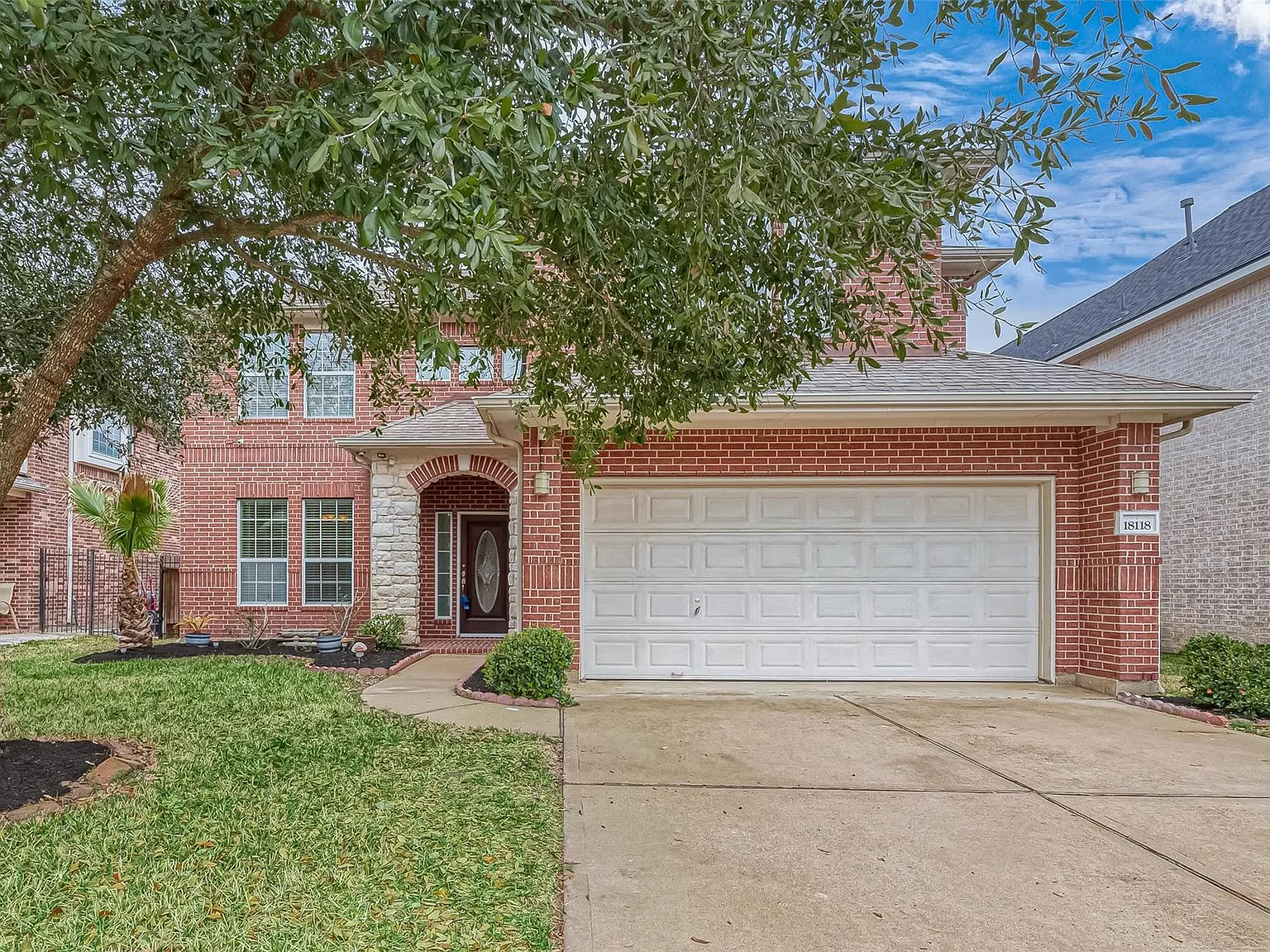 4 bed, 2.5 bath, 2899 sqft, $3,100 — Photo 3