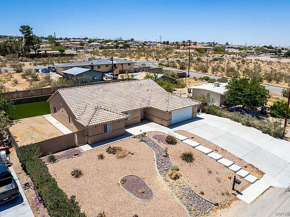 2nd image of 27927 Cochise Ave