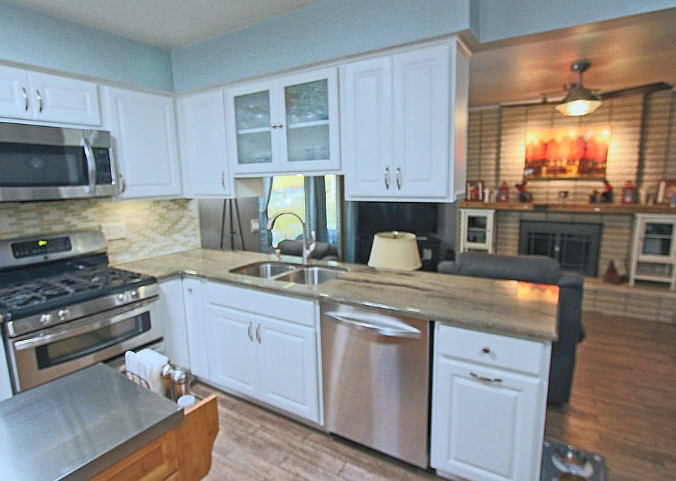 2nd image of 5053 University Ave