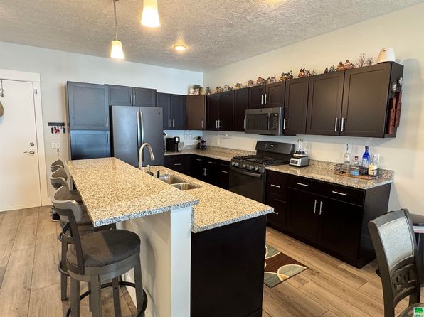 201 Sunrise Park Rd #312, Storm Lake, IA 50588
