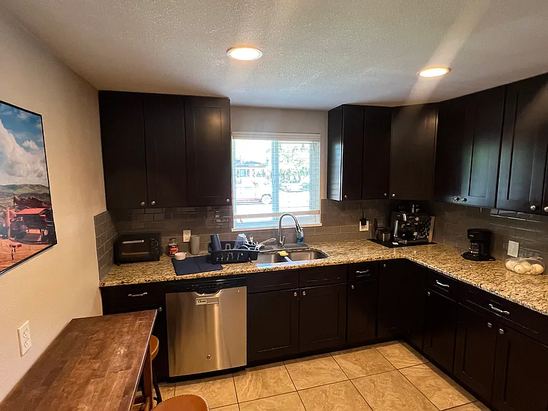 2246 Kendall St — Photo 3
