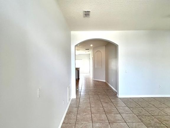 3rd image of 697 Hacienda Cir