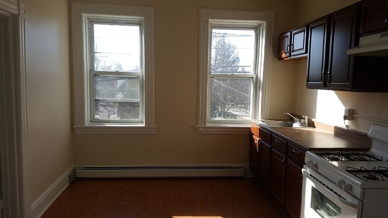 1st image of 242 Westminster Pl APT 3