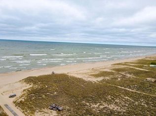 492 Ridgeway St, Saint Joseph, MI 49085