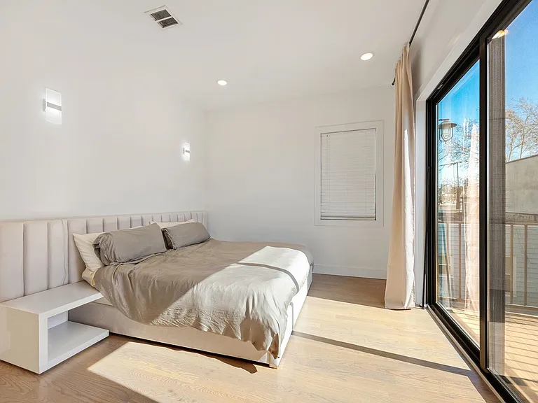 121 Prospect St #2 — Photo 11
