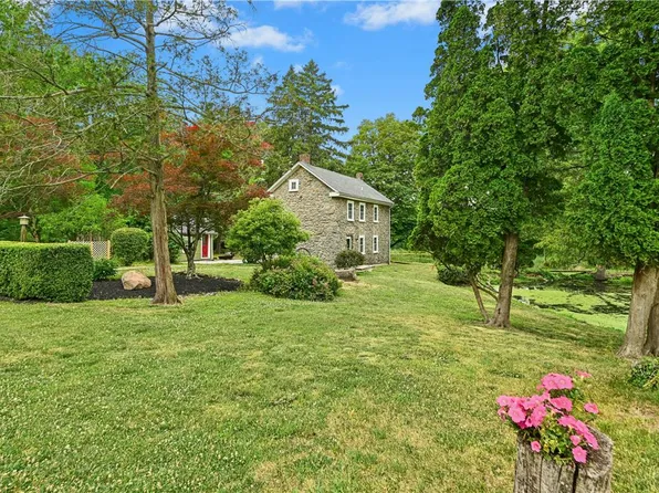 967 State Rd, Coopersburg, PA 18036