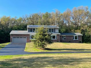 1905 Knob Rd, Burlington, WI 53105