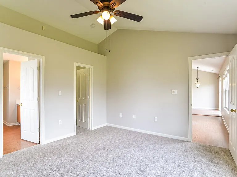 10013 Green Hedge Ave — Photo 9