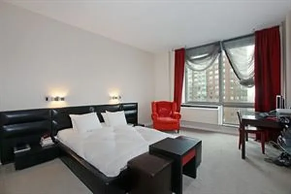 Rented by R New York | media 23