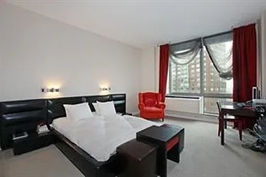 Rented by R New York