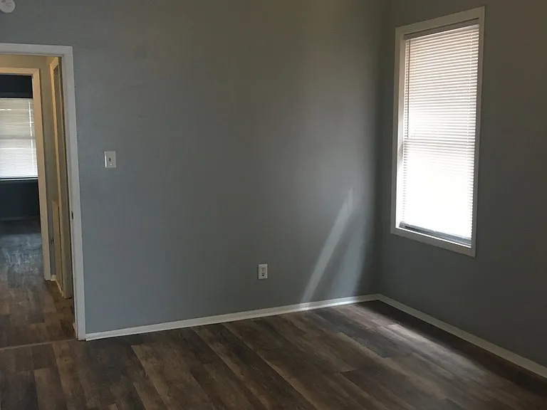 4217 Grand Blvd. — Photo 11