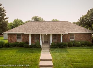 654 Earliglow Ln, Haslett, MI 48840