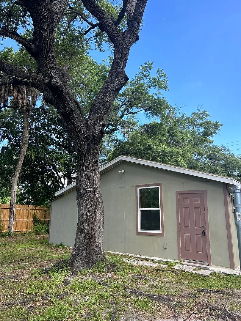 2 bedroom, 1 bath House for rent — Photo 1