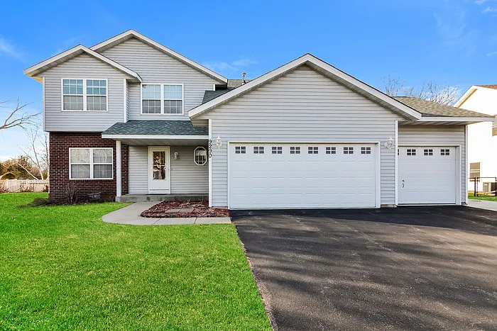 9290 Creek Way — Photo 1