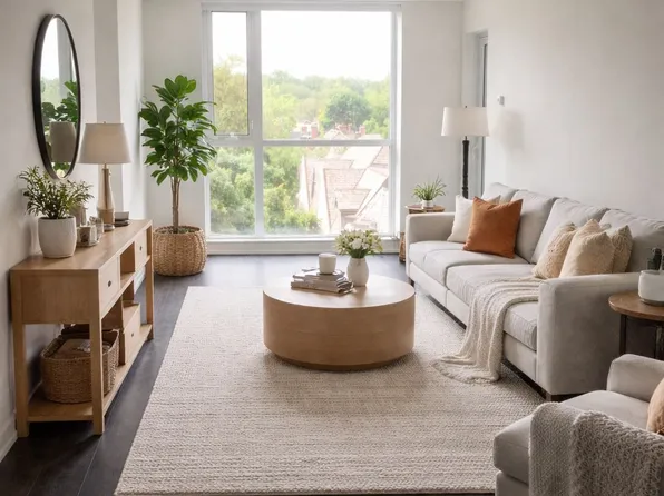 223 Saint Clair Ave W, Toronto, ON