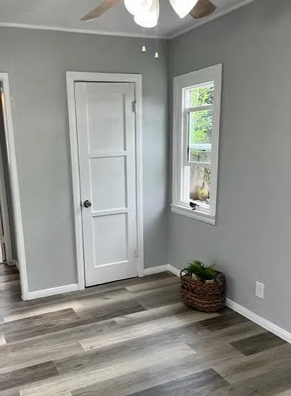 12016 Roseglen St — Photo 10